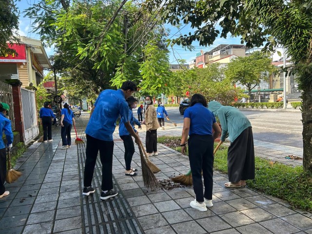 Chi đoàn Bảo tàng Chiến thắng Điện Biên Phủ  Tham gia hưởng ứng “Ngày Chủ nhật xanh”